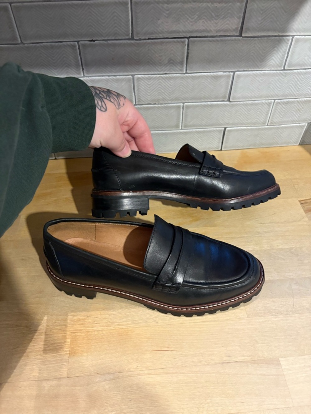 Madewell Women’s Black Leather Penny Loafers with Brown Welt Slip on Flats - Picture 2 of 6